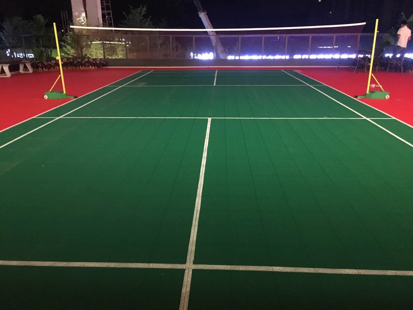 贵州丹寨万达技术学院悬浮拼装地板羽毛球场